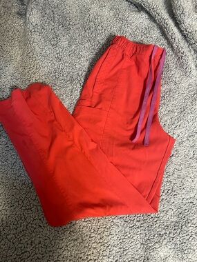 Vera Bradley coral scrub pants